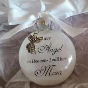 In Heaven Relatives Name Ornament, Keepsake Feather Plastic Ball Christmas Tree Charm Hanging (Color: MOM)